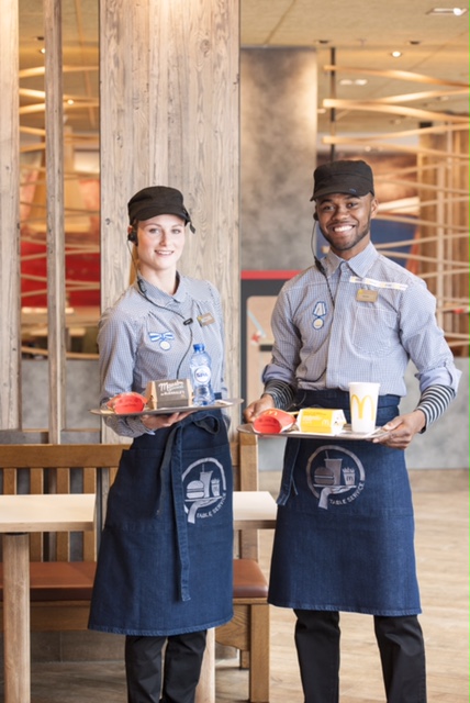 Middel Kinderrijmpjes Egomania McDonald's geeft table service in meer dan honderd restaurants in Nederland